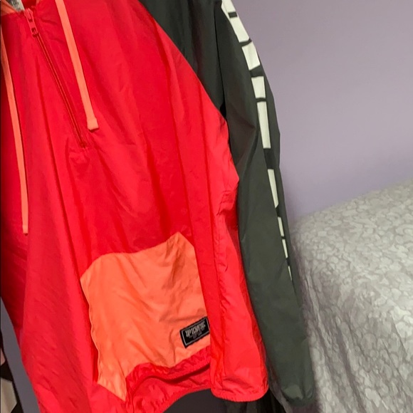 Pink victoria secret rain jacket - Picture 4 of 4